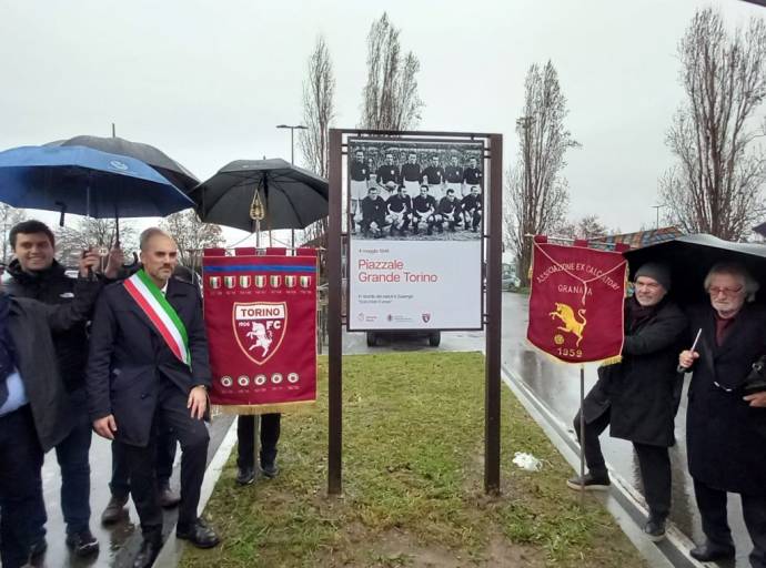 Venaria Reale rende omaggio al Grande Torino: una piazza dedicata agli Invincibili a 77 anni dalla tragedia di Superga